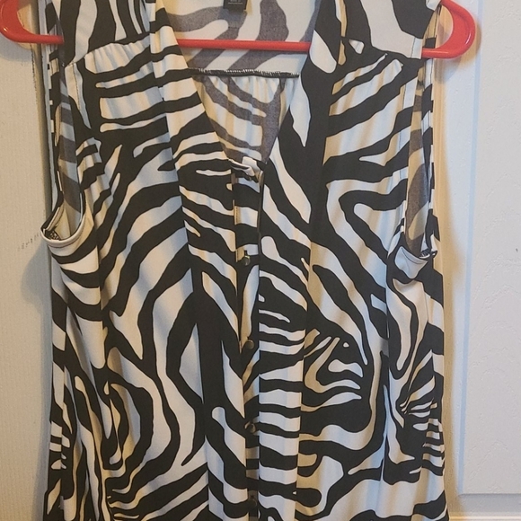 B29: Liz Claiborne women size large blouse blk/wht - Picture 2 of 4